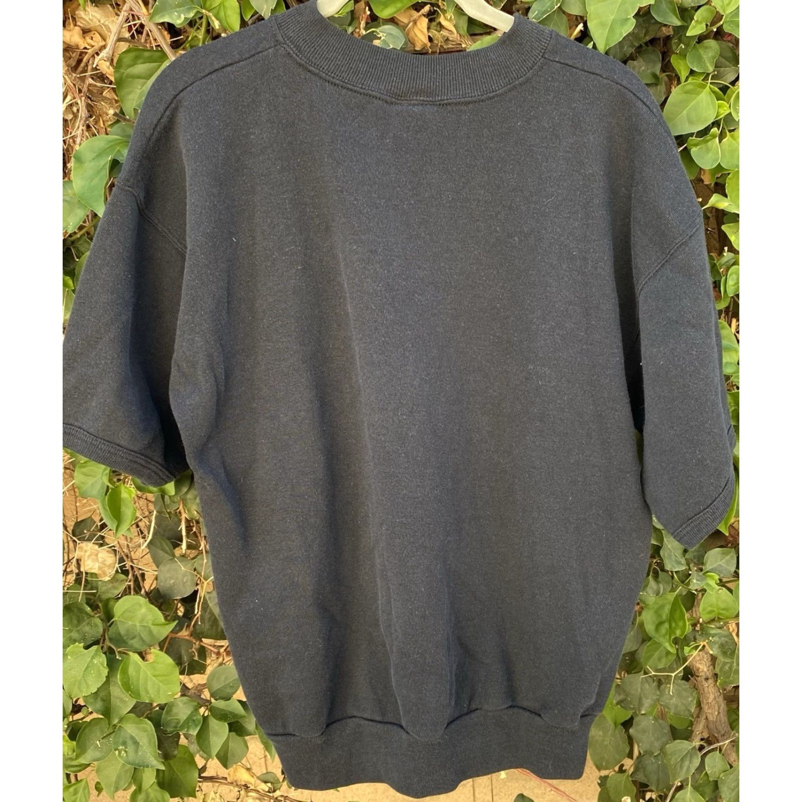 Vintage VINTAGE Honors Short Sleeve Sweatshirt Mens L Black Fade Sports Pullover Sweatshirt 90s or 00s Size US L / EU 52-54 / 3 - 7 Thumbnail