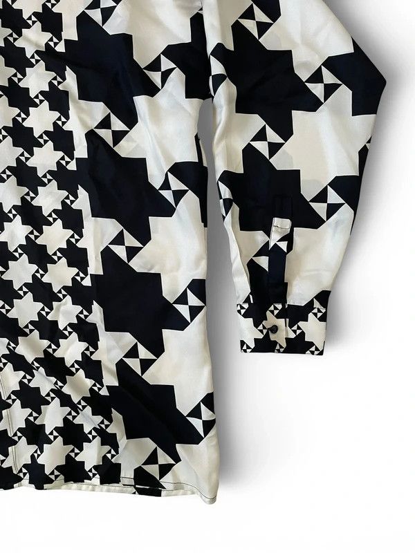 Versace Vintage Gianni Versace Silk Shirt, Size 50 (L), 1992 Size US L / EU 52-54 / 3 - 2 Thumbnail