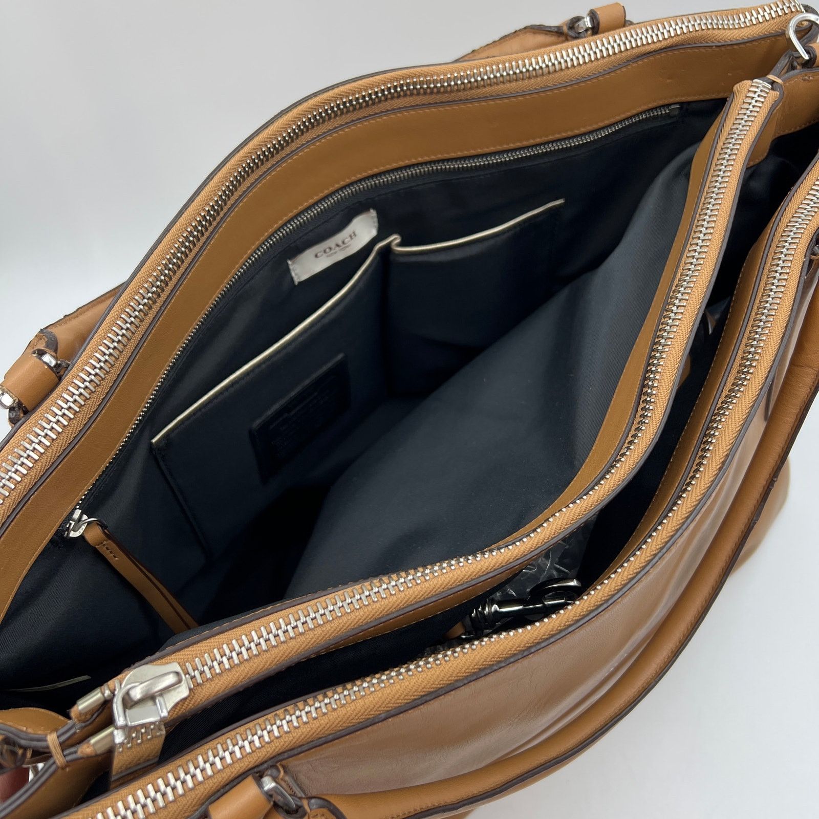 Coach Coach XL Borough Bag Camel Glove Tan Leather Handbag Purse Size ONE SIZE - 4 Thumbnail