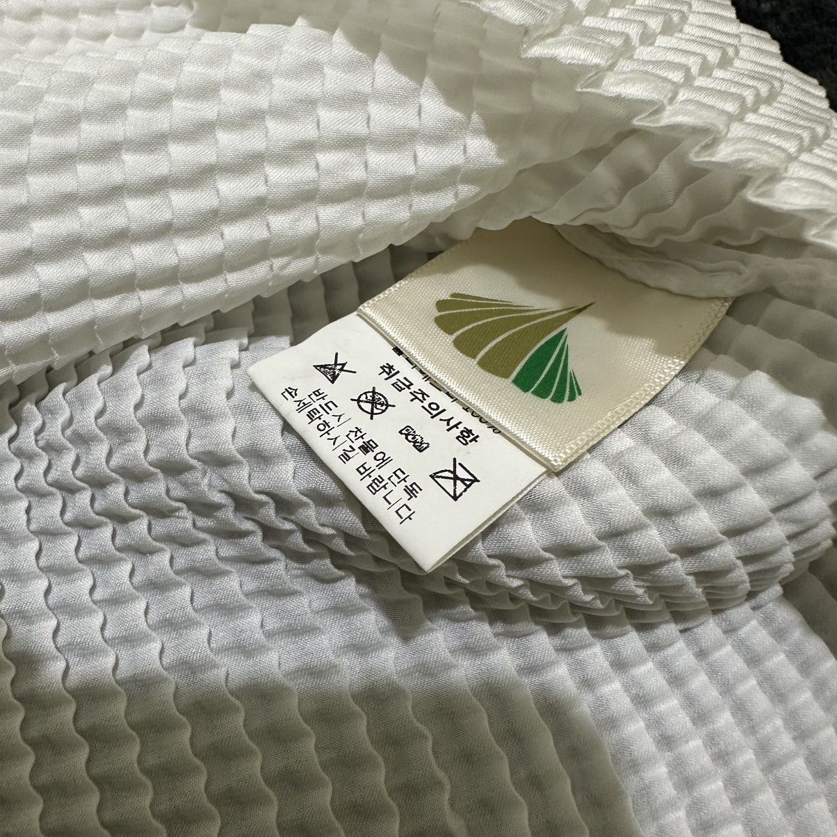 Japanese Brand Pleatsme by issey miyake pleats please Size US M / EU 48-50 / 2 - 4 Thumbnail