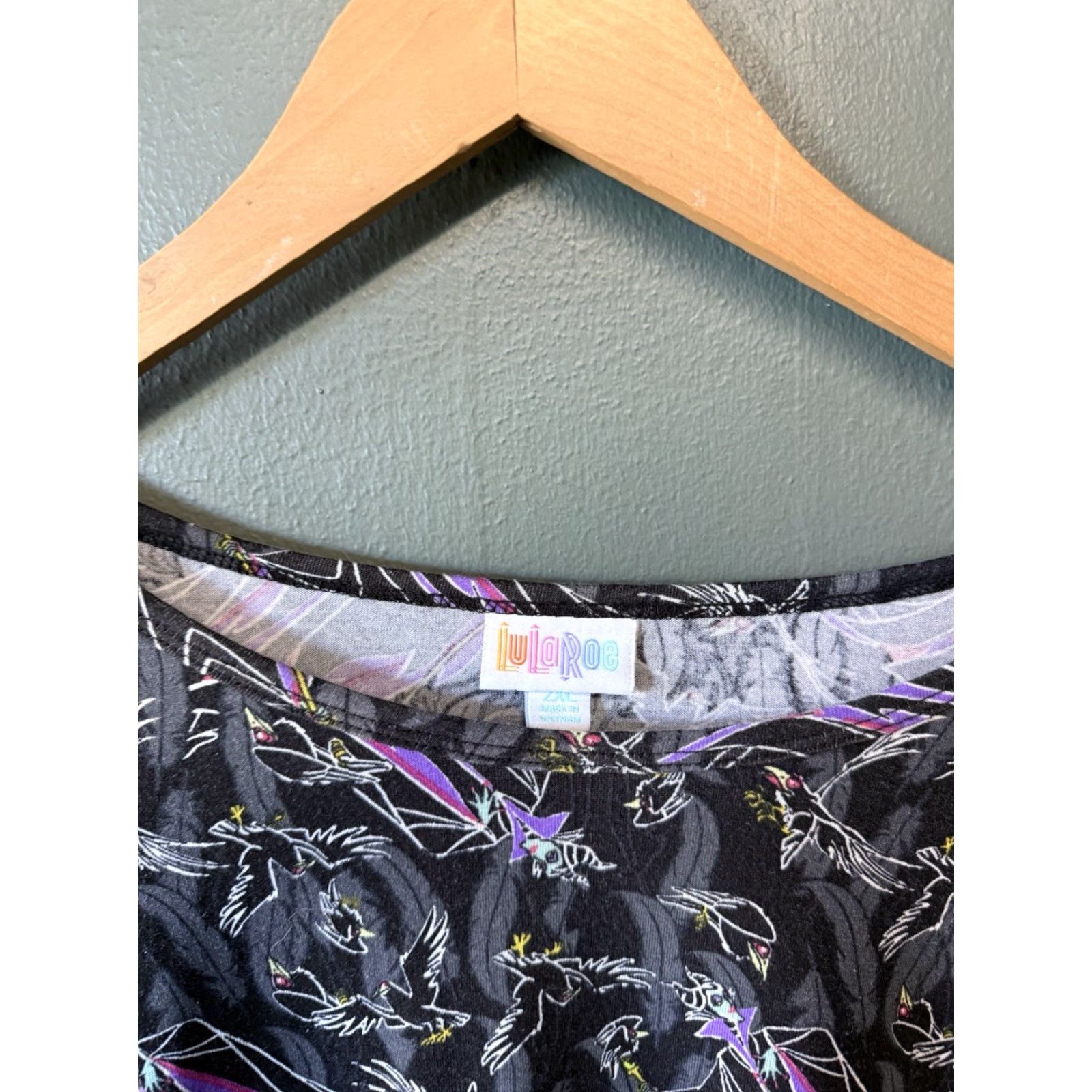 Vintage LuLaRoe T-Shirt Womens Black Maleficent Print Short Sleeve 2XL Disney Shirt Womens 2XL Black Maleficent LuLaRoe T-Shirt Size XXL / US 16-18 / IT 52-54 - 3 Thumbnail