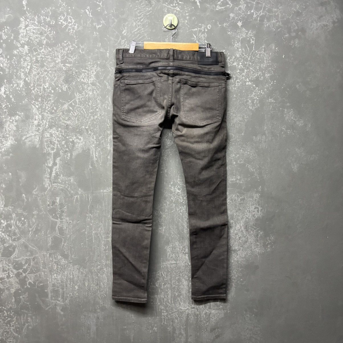 Undercover Undercover distressed Size US 30 / EU 46 - 2 Thumbnail