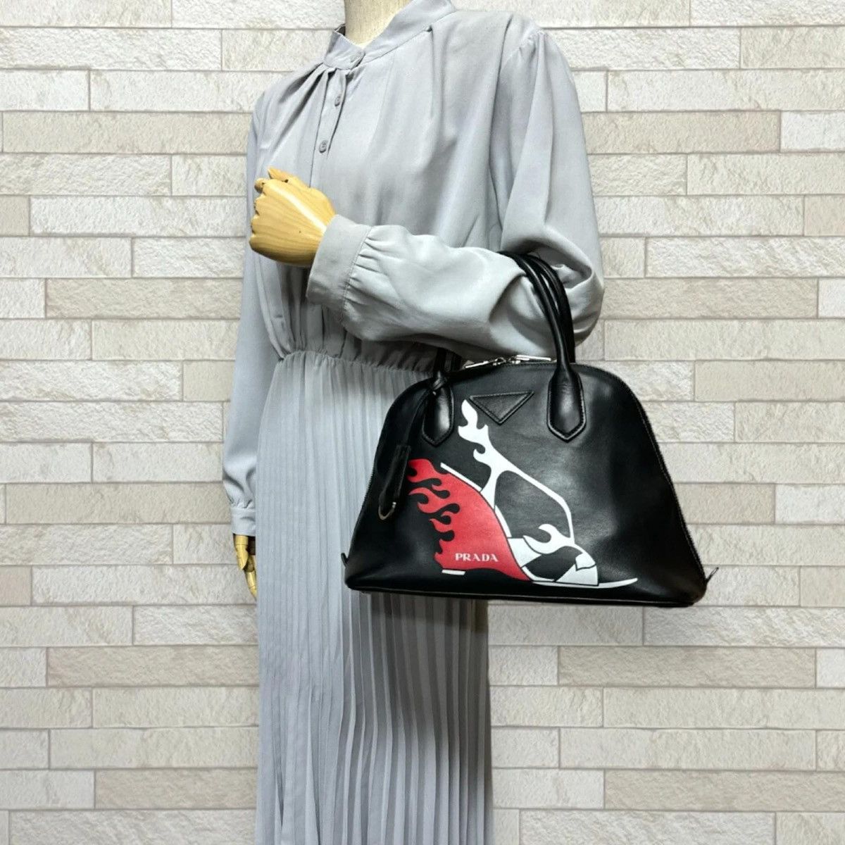 Prada ❌last drop deleted items❌Borsa a spalla in pelle nera Prada Size ONE SIZE - 9 Thumbnail