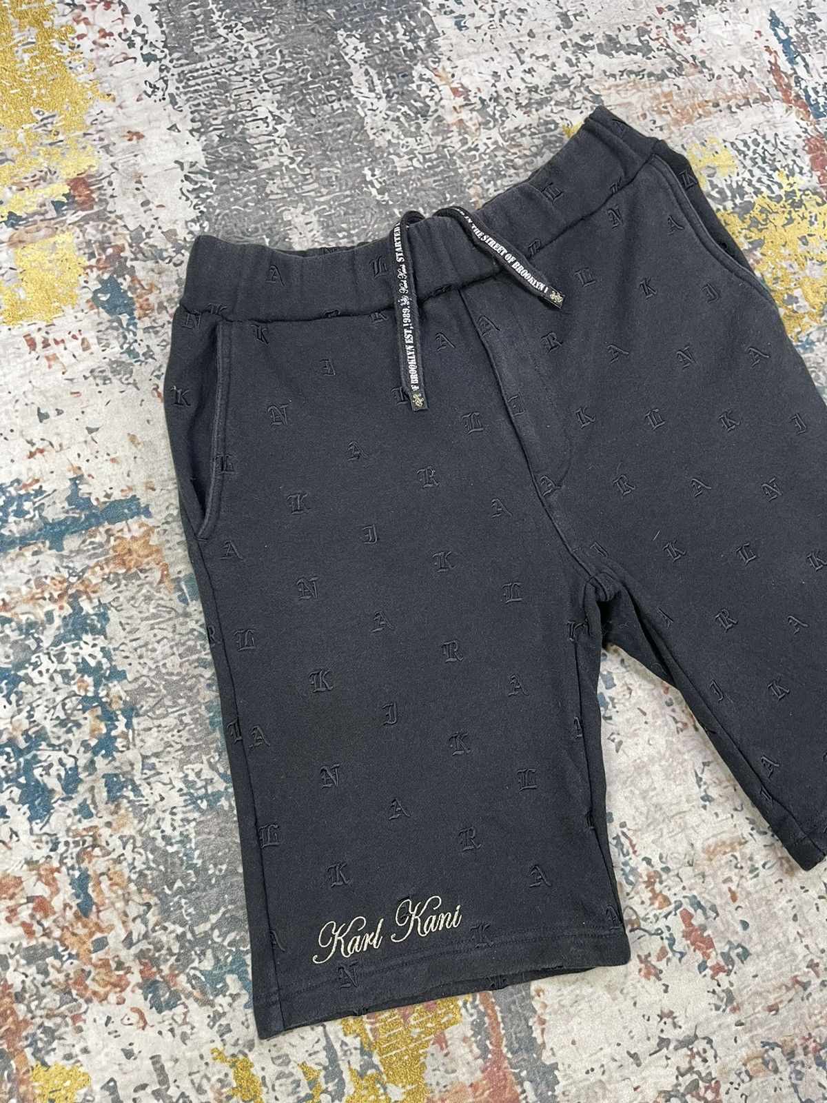 Karl Kani Karl Kani Short Sweat With All Over Micro Embroidery Size US 30 / EU 46 - 3 Thumbnail
