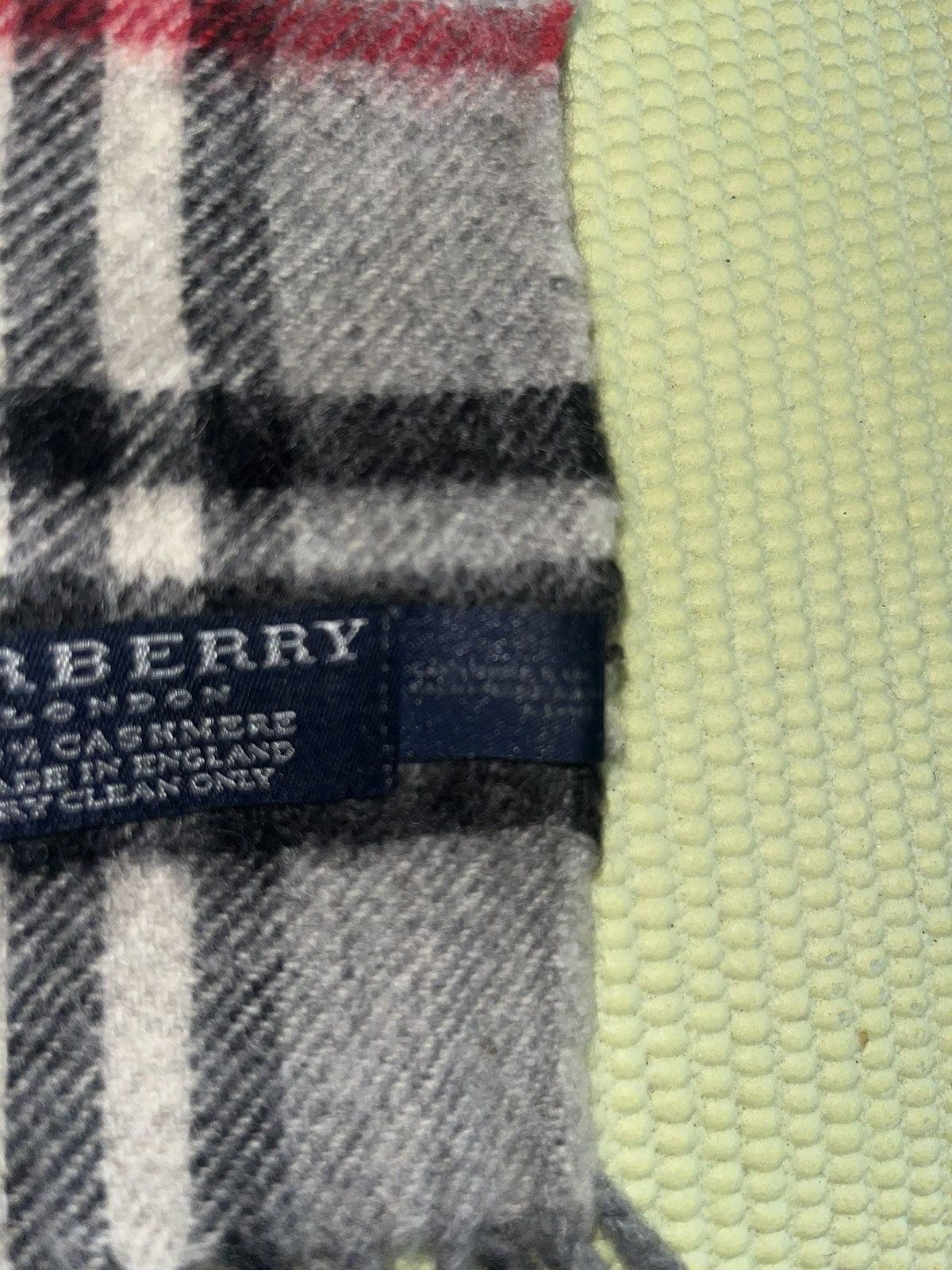 Burberry × Vintage Burberry Grey Vintage Scarf 100% Cashmere Size ONE SIZE - 3 Thumbnail