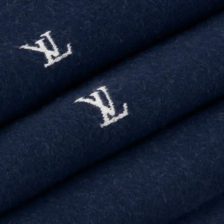 Louis Vuitton LV Blason Scarf Size 46 - 3 Thumbnail