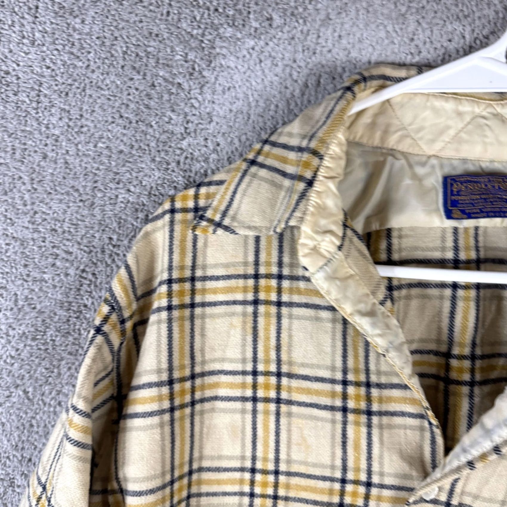 Pendleton VINTAGE Pendleton Shirt Mens XL Beige Plaid Wool Flannel Quilted Lined USA Size US XL / EU 56 / 4 - 5 Thumbnail