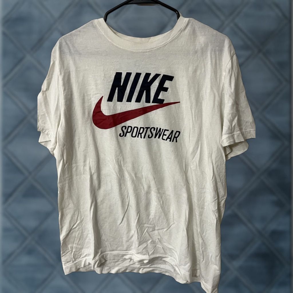 Nike Nike Sportswear Tee T-Shirt White Large Tee Short Sleeve Men Distressed Size US L / EU 52-54 / 3 - 1 Thumbnail