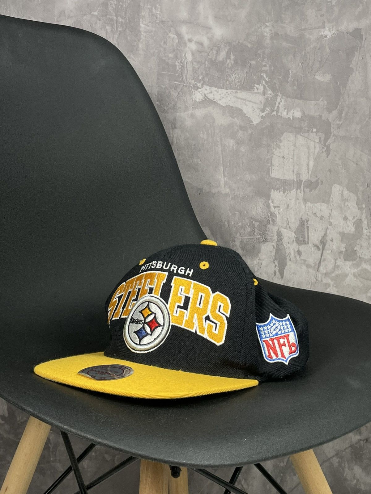 Mitchell & Ness Vintage Steelers Super Bowl Patch Big Logo Hat Size ONE SIZE - 1 Thumbnail