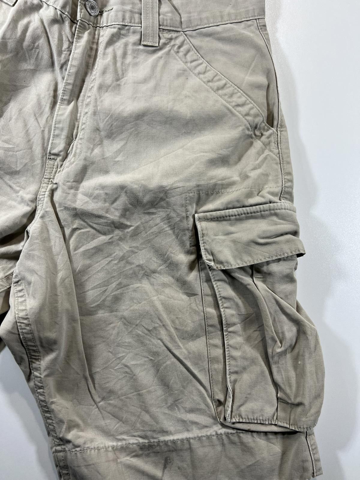 Unknown London Vintage Levi’s Men's Beige Cargo Shorts 30 Size US 30 / EU 46 - 2 Thumbnail