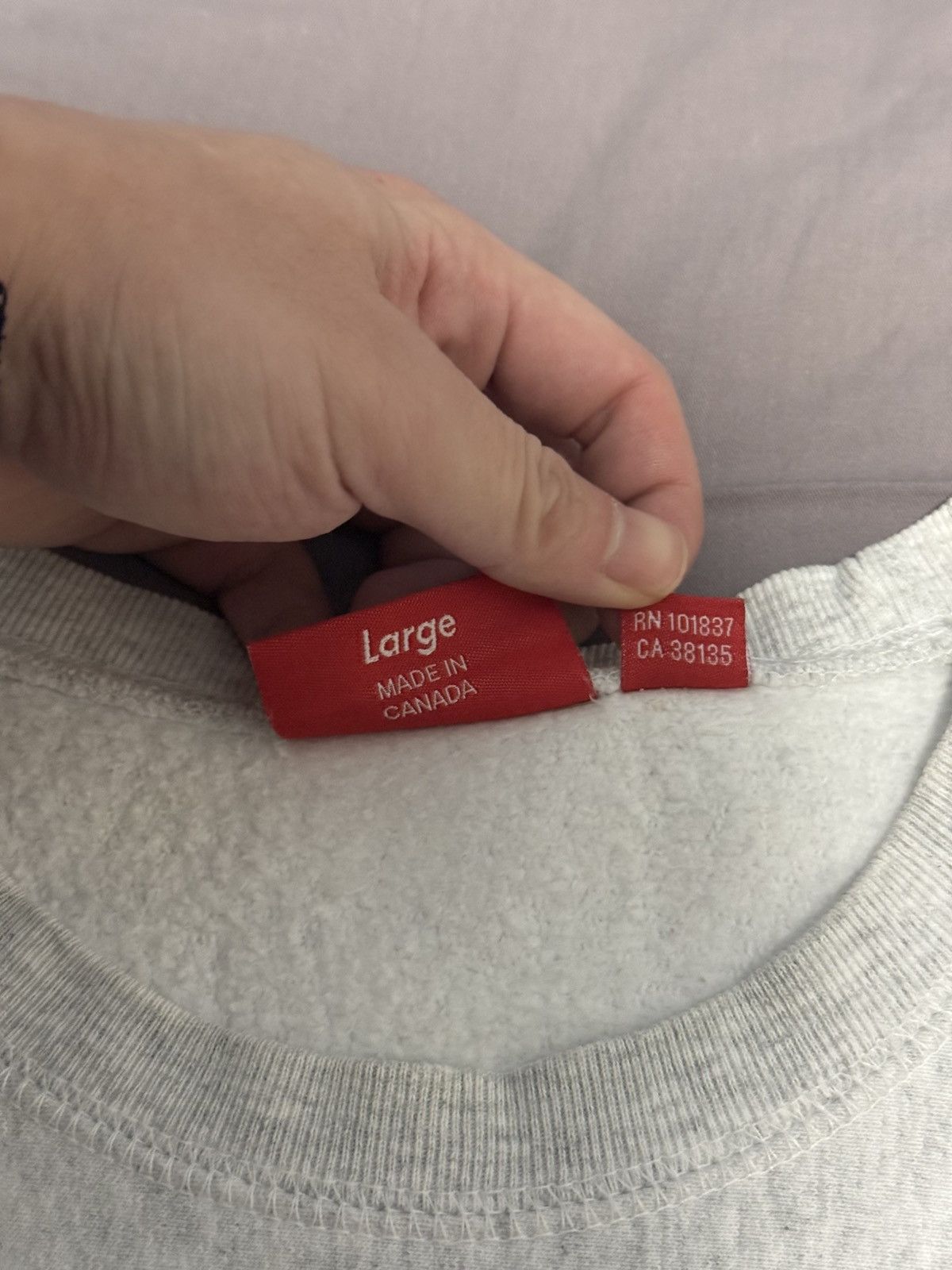 Supreme Supreme fw18 grey box logo crewneck red on grey Size US L / EU 52-54 / 3 - 4 Thumbnail