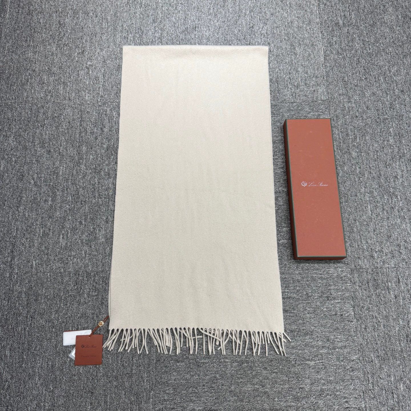 Loro Piana Loro Piana Cashmere Scarf 166x44cm New With Tags Size ONE SIZE - 1 Thumbnail