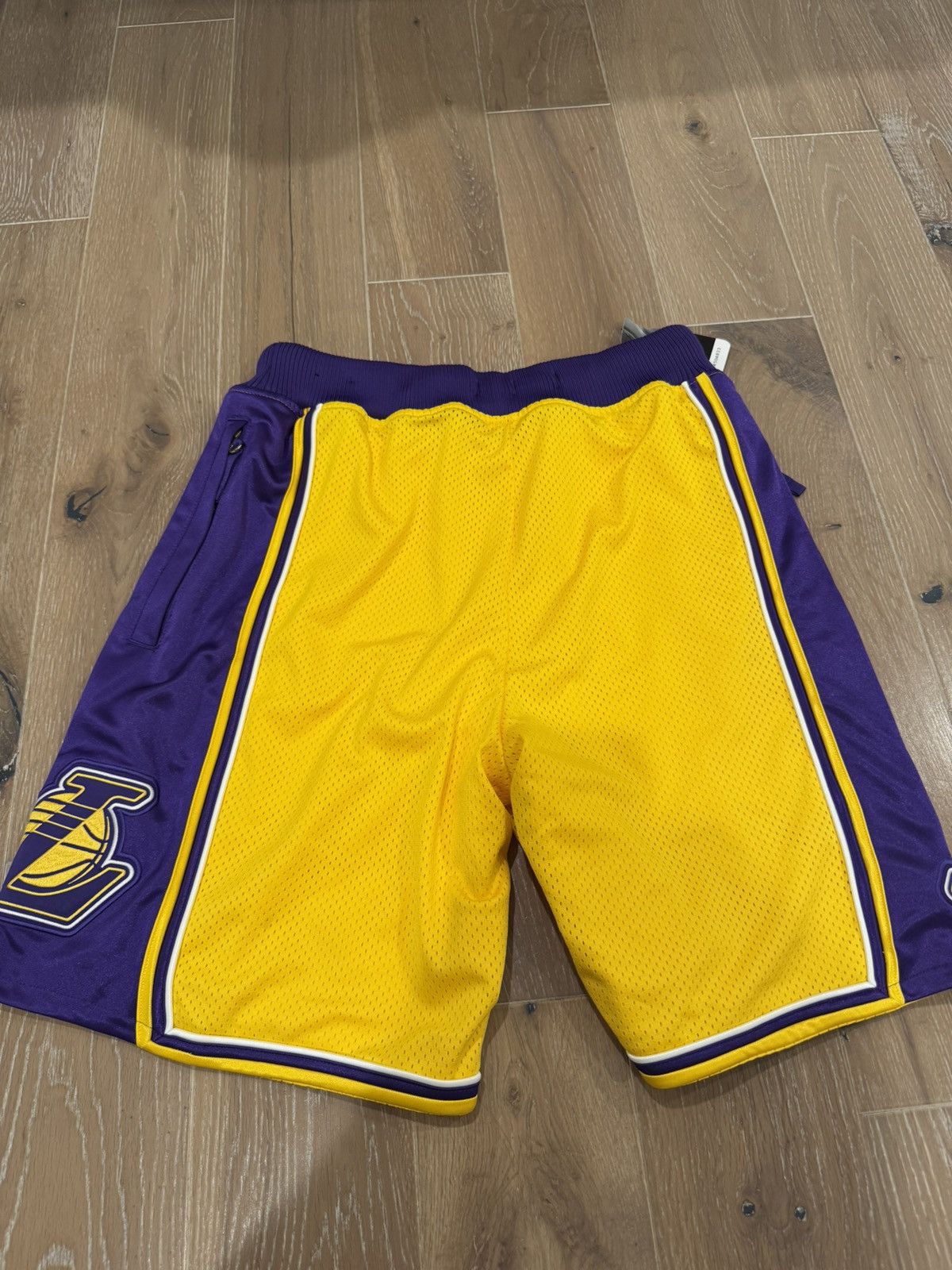 Nike Nike X Los Angeles Lakers shorts Size US 34 / EU 50 - 2 Thumbnail