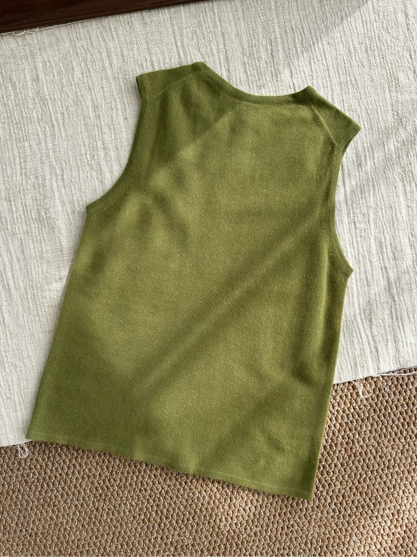 Hermes HERMES JPG cashmere knit sleeveless lime green women's top Size XS / US 0-2 / IT 36-38 - 3 Thumbnail