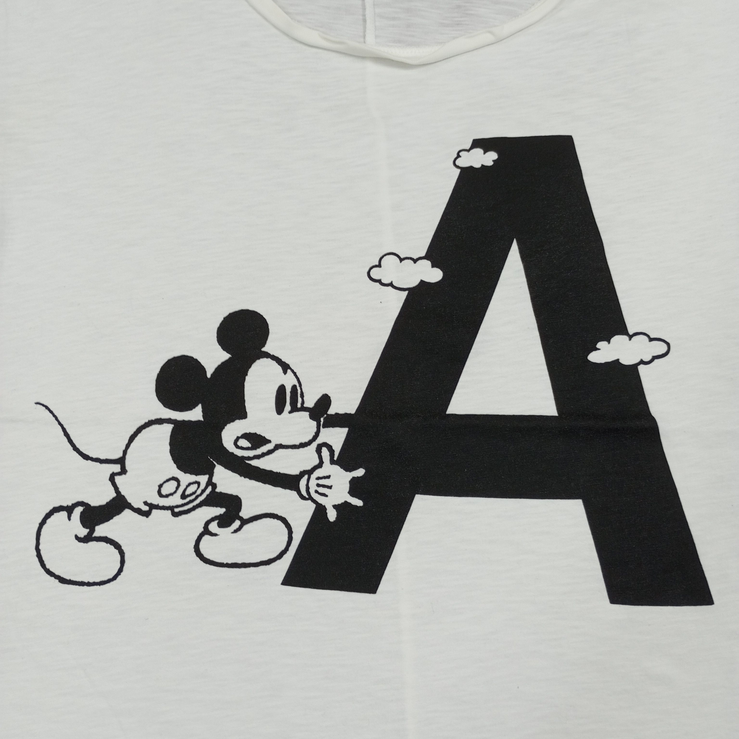 Undercover × Uniqlo Uniqlo Undercover X Mickey Mouse Japanese Brand Tshirt Size M / US 6-8 / IT 42-44 - 2 Thumbnail