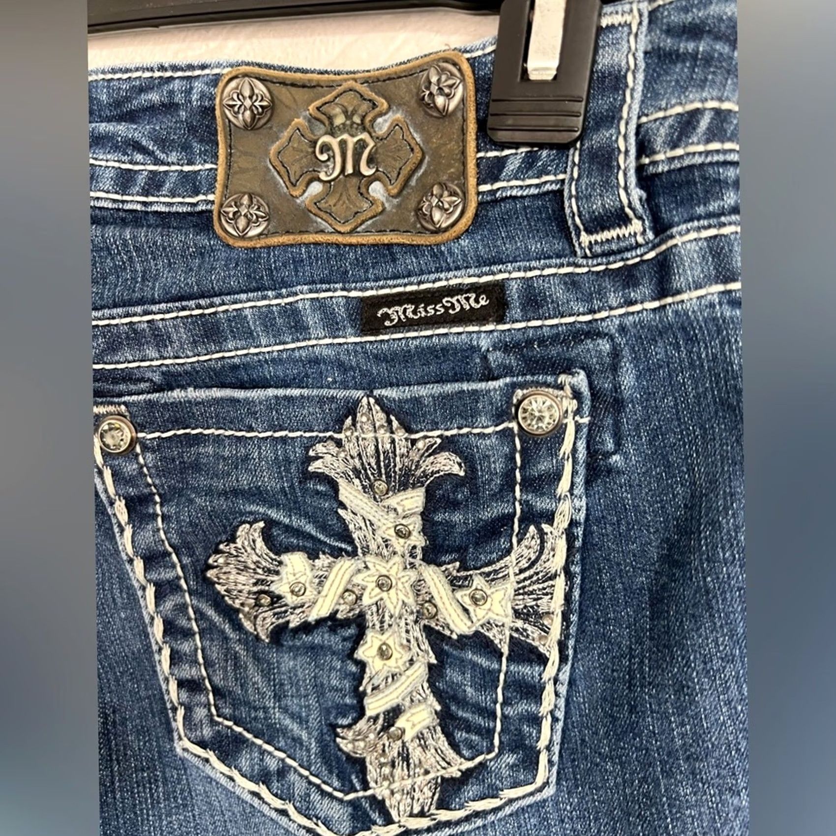Miss Me Miss Me Jeans 28 Dark Wash Embellished Stone Cross Straight Leg Women’s Size 28" / US 6 / IT 42 - 5 Thumbnail