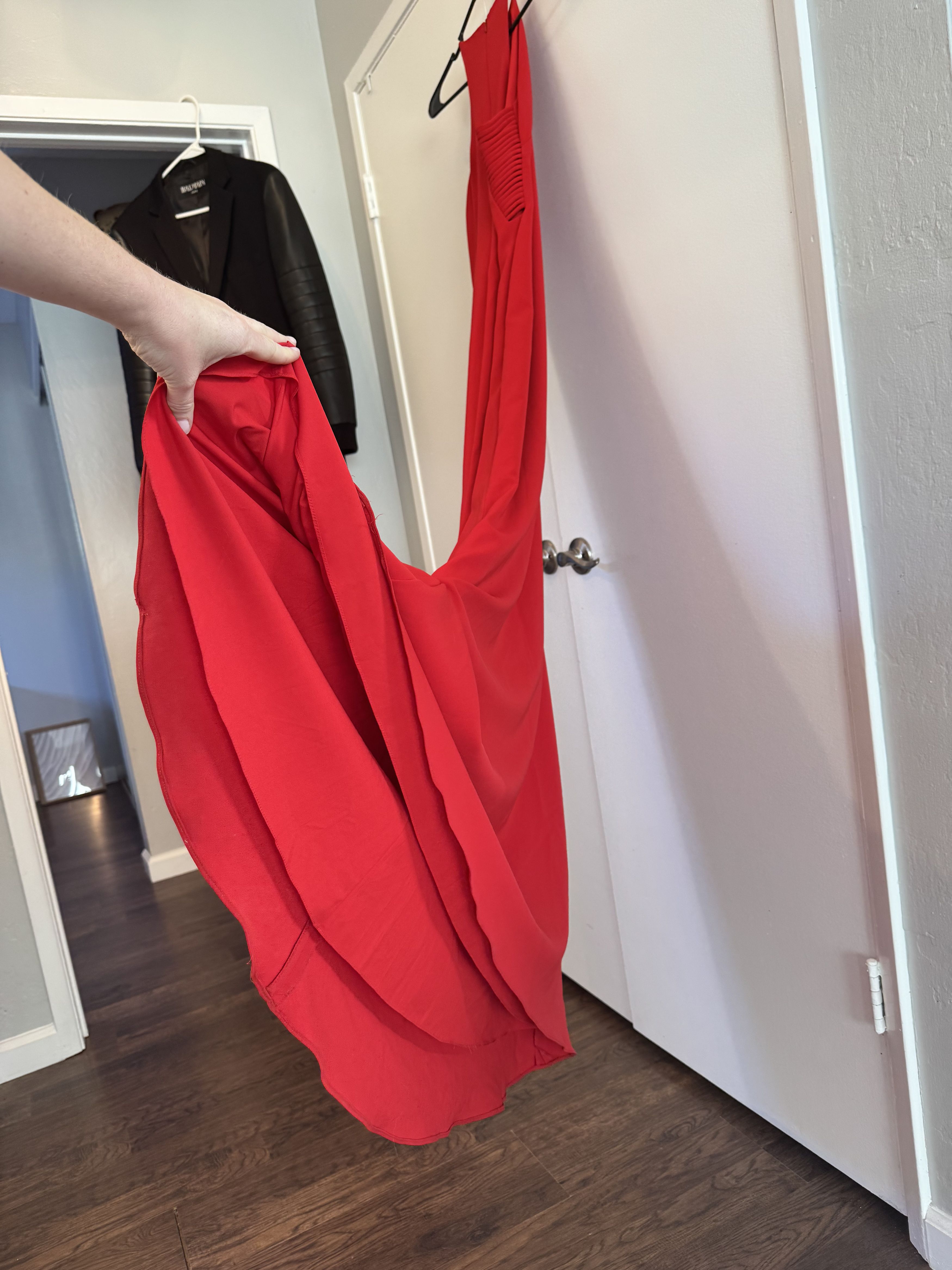 Badgley Mischka Badgley Mischka Collection red halter evening gown. Size XS / US 0-2 / IT 36-38 - 8 Thumbnail