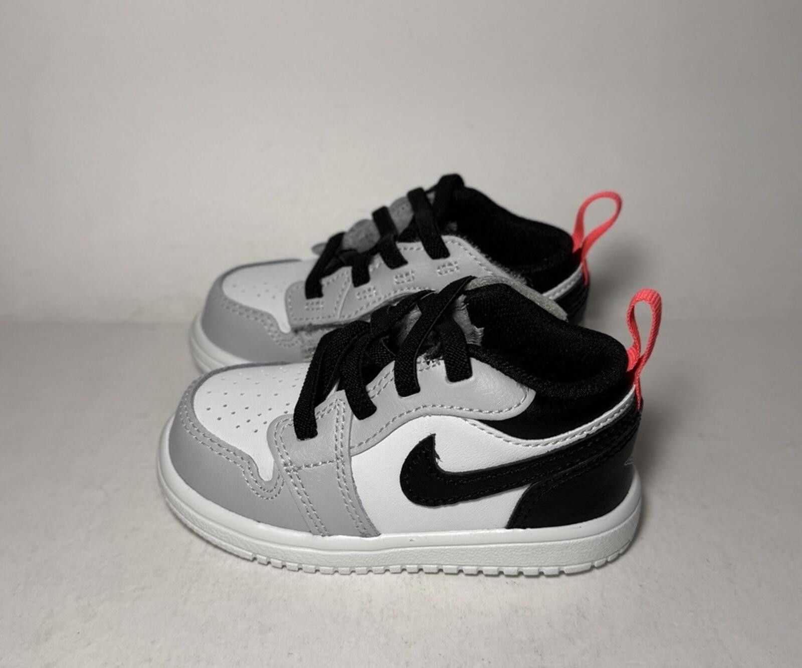 Jordan Brand Air Jordan 1 Low Alt (TD) Sneaker Black/Black-Summit White Size US 5 / EU 37 - 3 Thumbnail