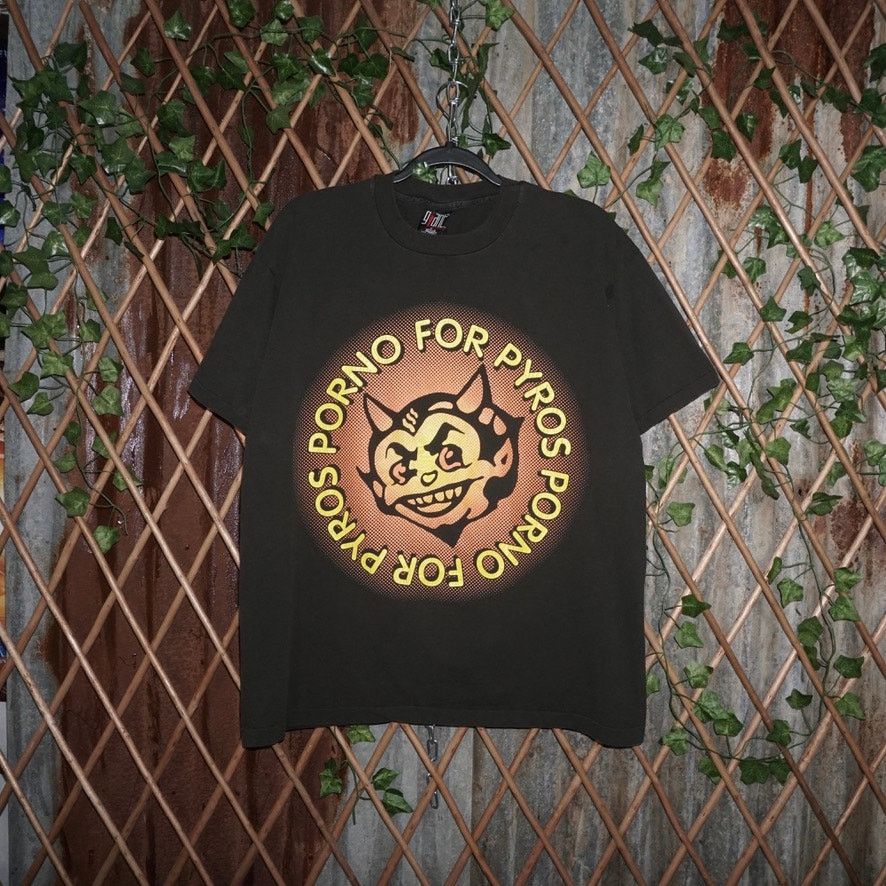 Giant XL - Vintage Y2K porno for Pyros rock band 90s giant t-shirt Size US XL / EU 56 / 4 - 1 Thumbnail