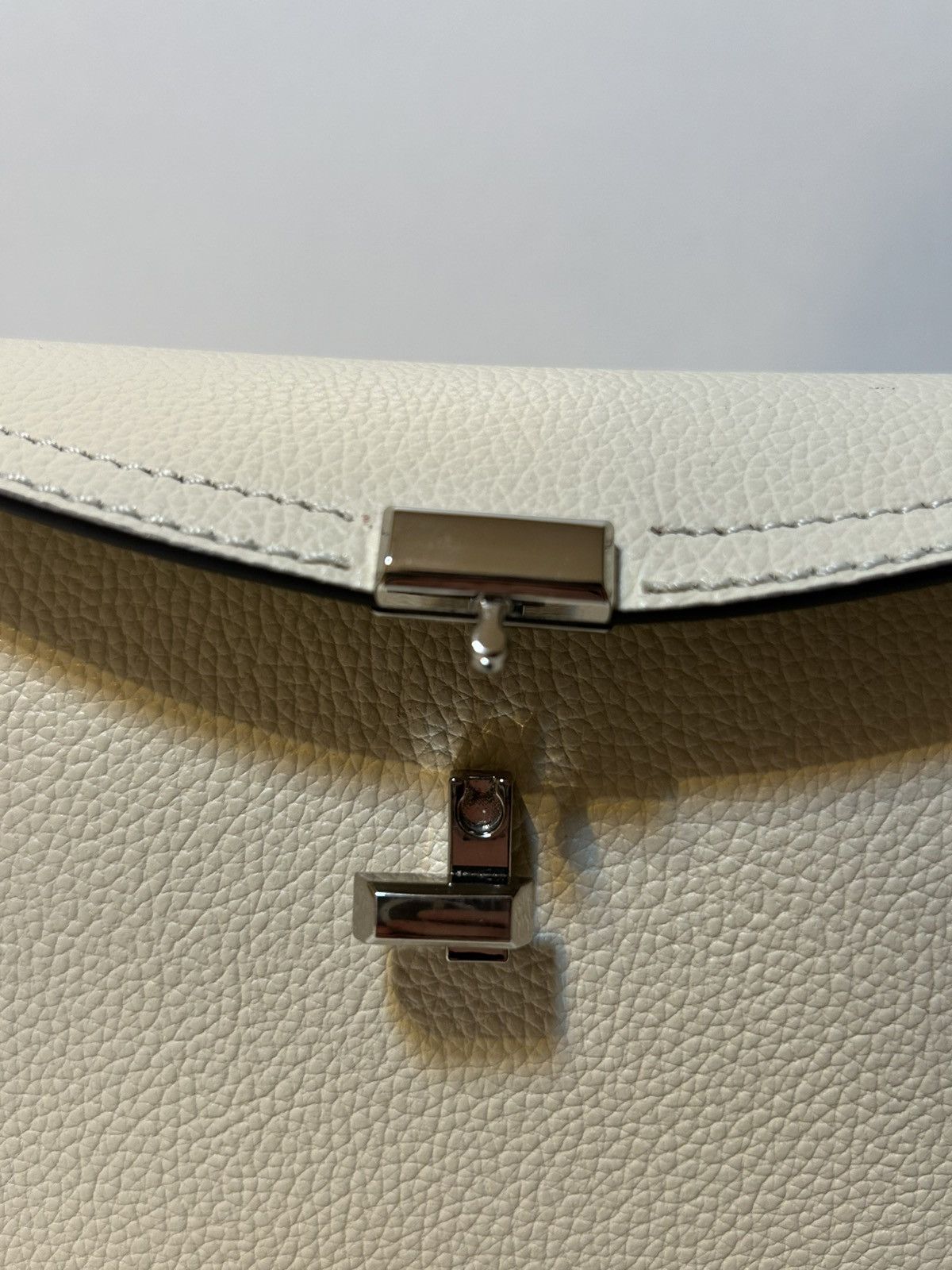 Toteme Totême T-Lock Clutch White Size ONE SIZE - 3 Thumbnail