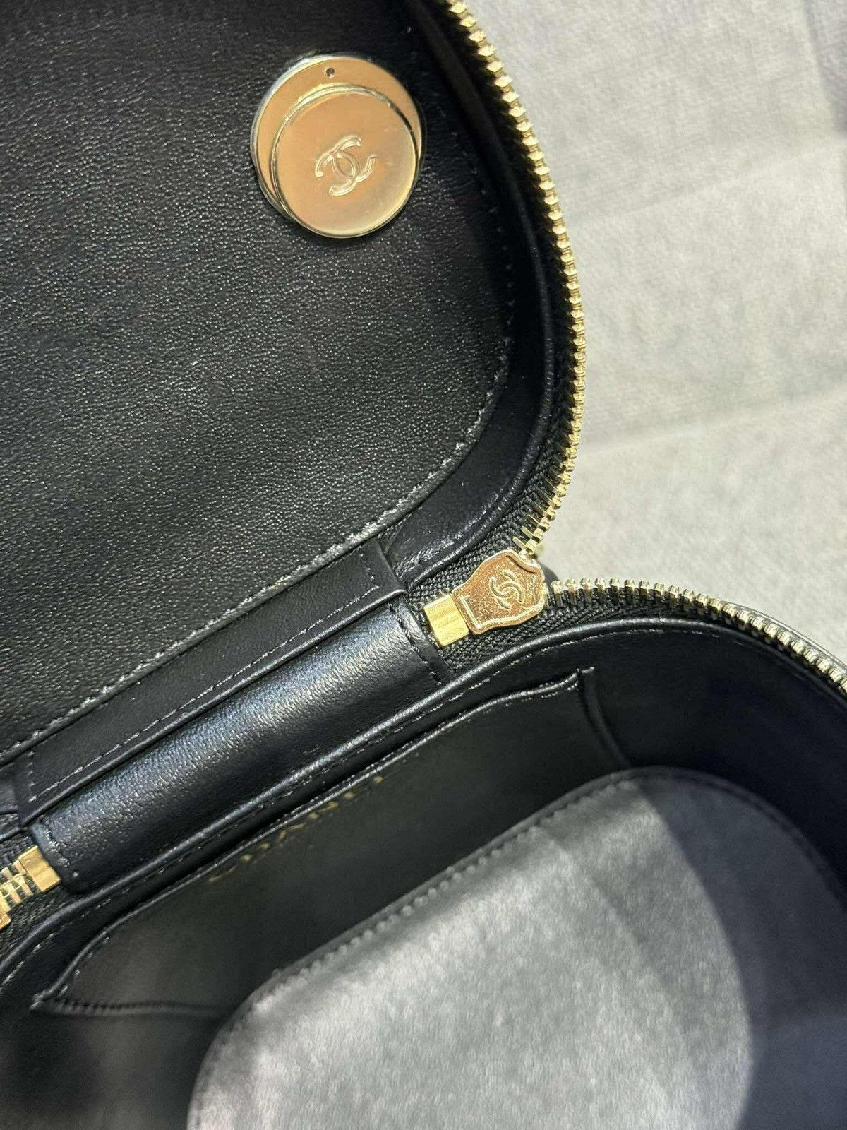 Chanel Chanel Vanity Bag Size ONE SIZE - 17 Thumbnail