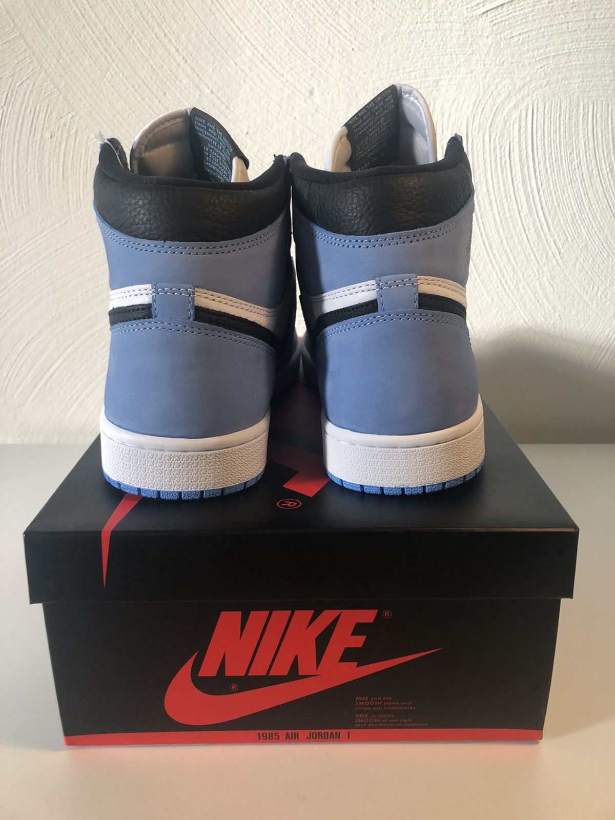 Jordan Brand × Nike Jordan 1 Retro High OG University Blue Size US 8.5 / EU 41-42 - 3 Thumbnail