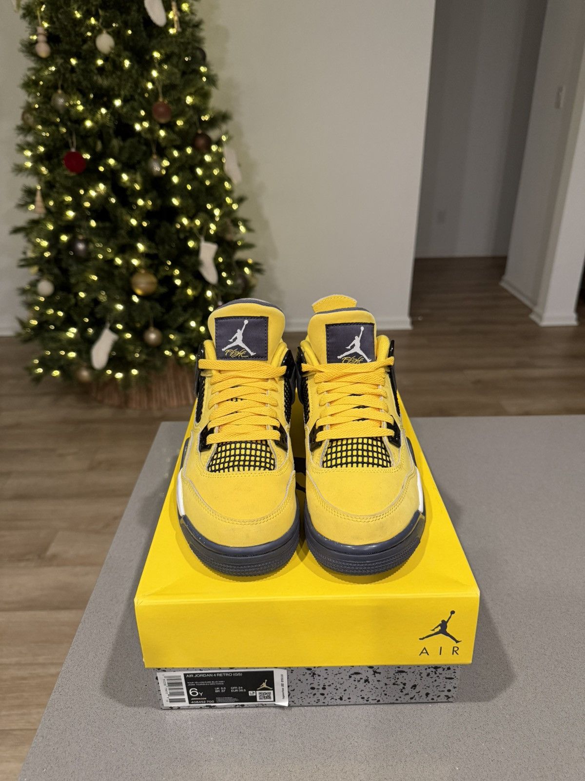 Jordan Brand Jordan 4 lightning Size US 6 / EU 39 - 1 Thumbnail
