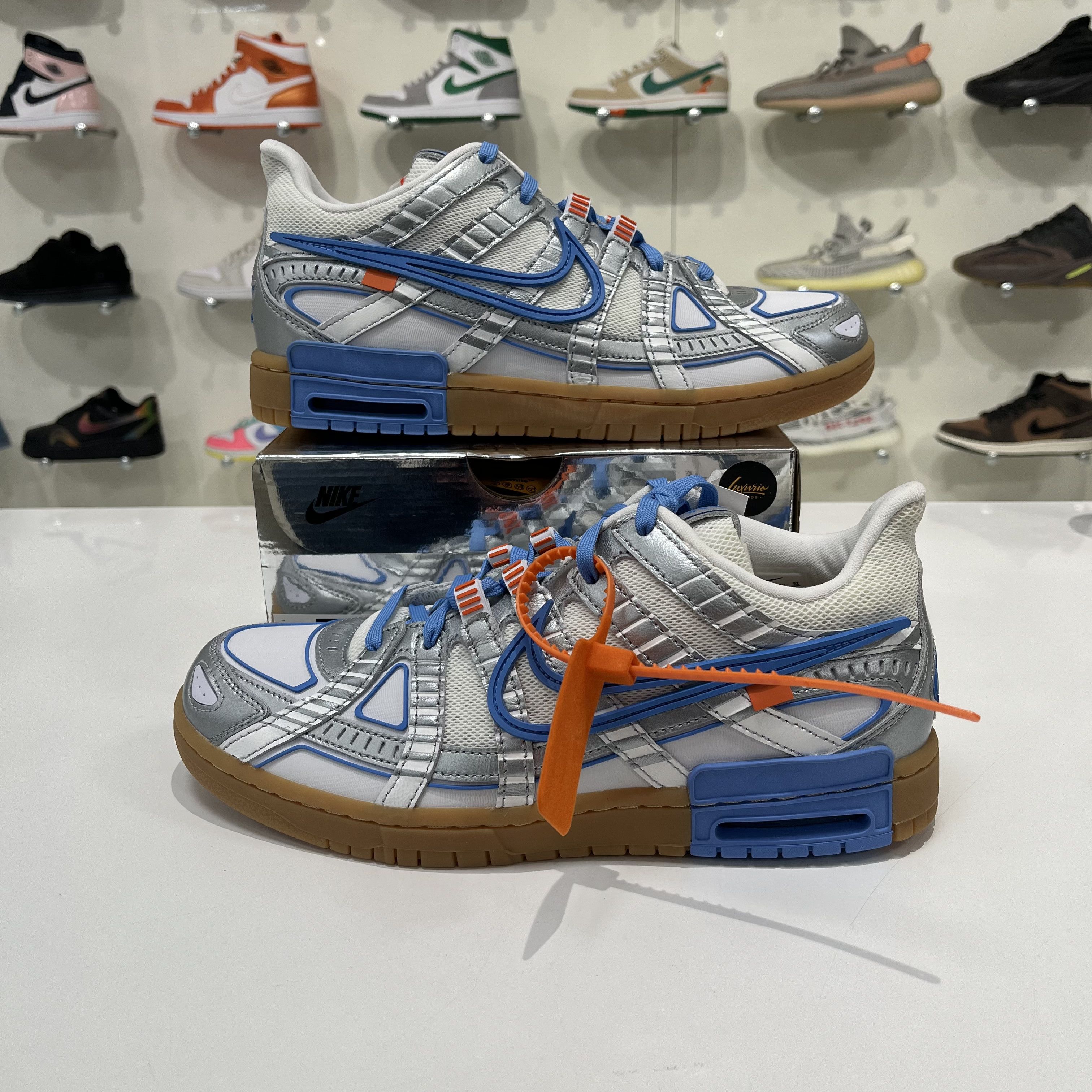Nike × Off-White Nike Air Rubber Dunk Off-White UNC Size US 10 / EU 43 - 1 Thumbnail
