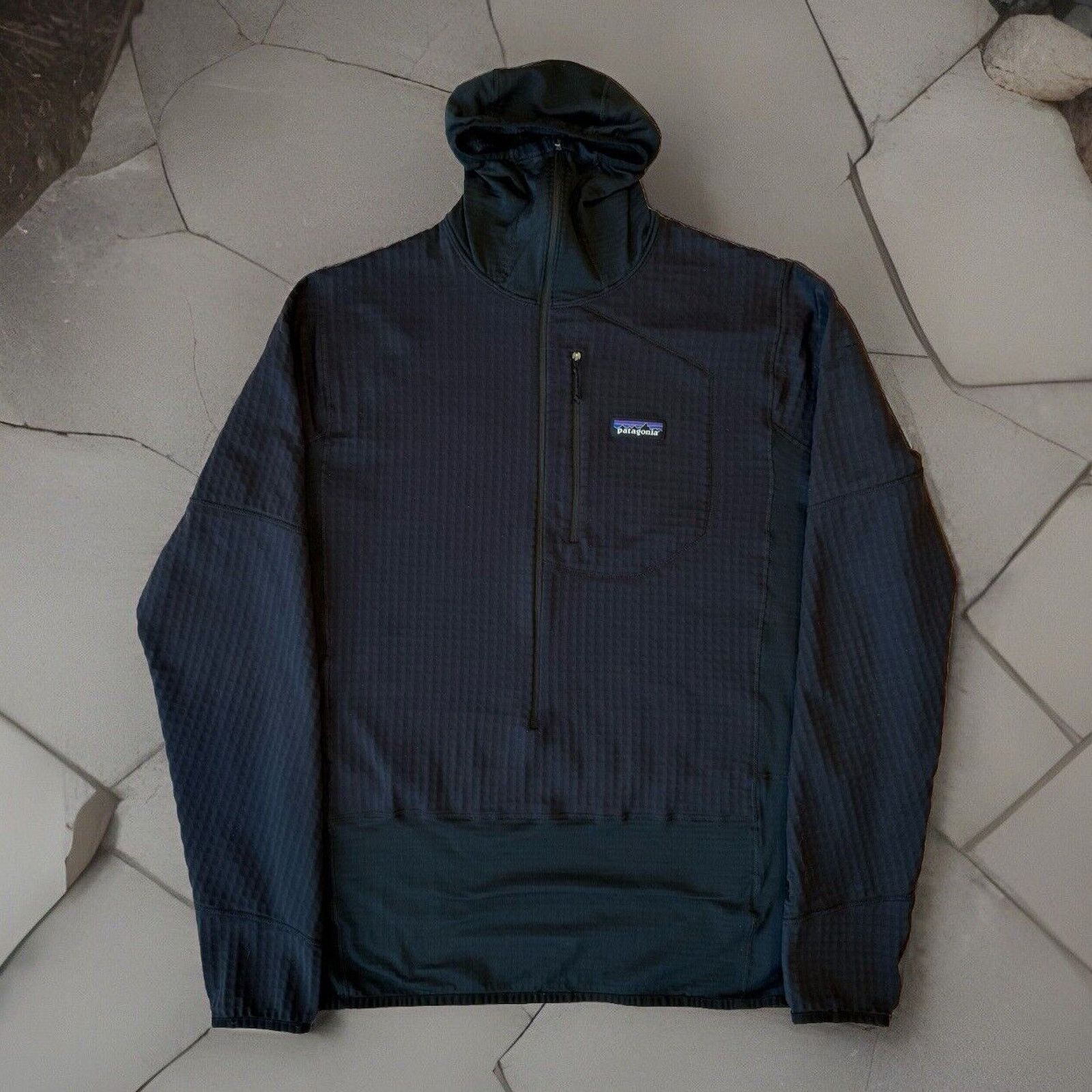 Patagonia Patagonia R1 1/2 Zip Fleece Pullover Hoody Black Lightweight Size US L / EU 52-54 / 3 - 1 Thumbnail
