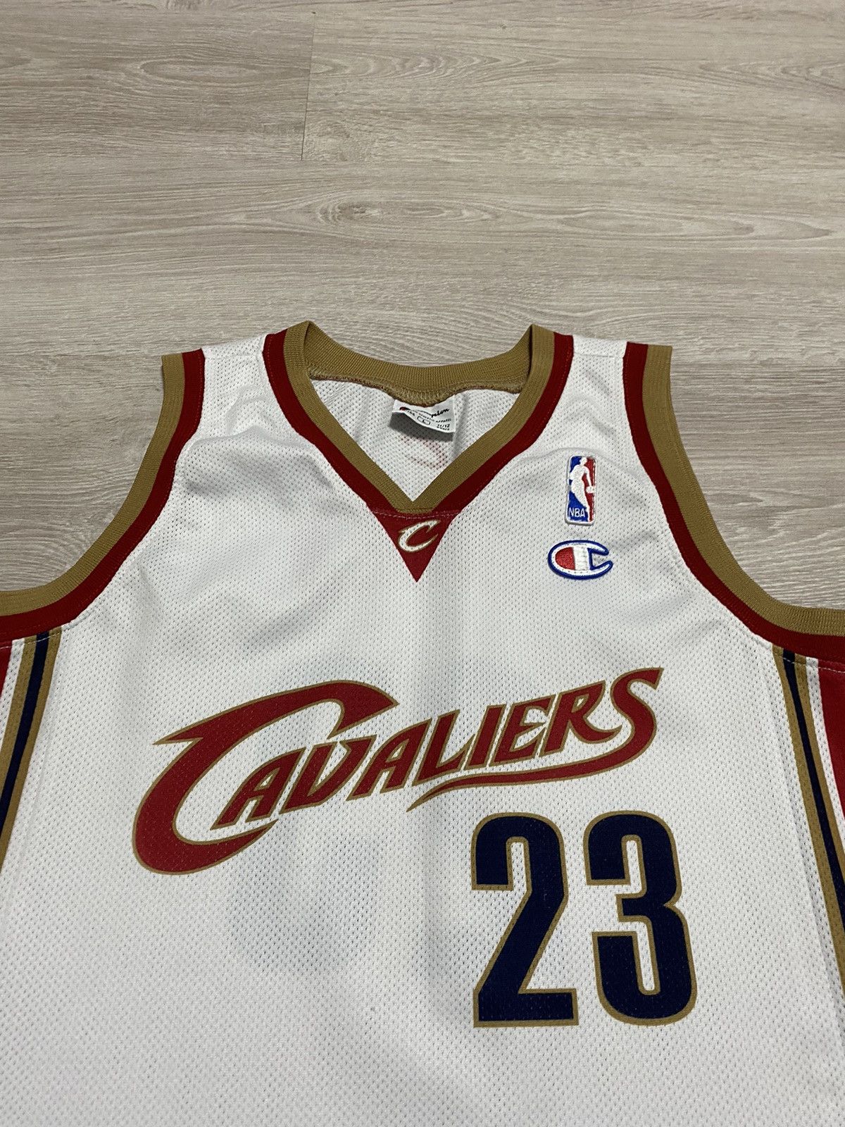 Champion Vintage Lebron James 23 Cavaliers Size junior L man XS Size US XS / EU 42 / 0 - 3 Thumbnail