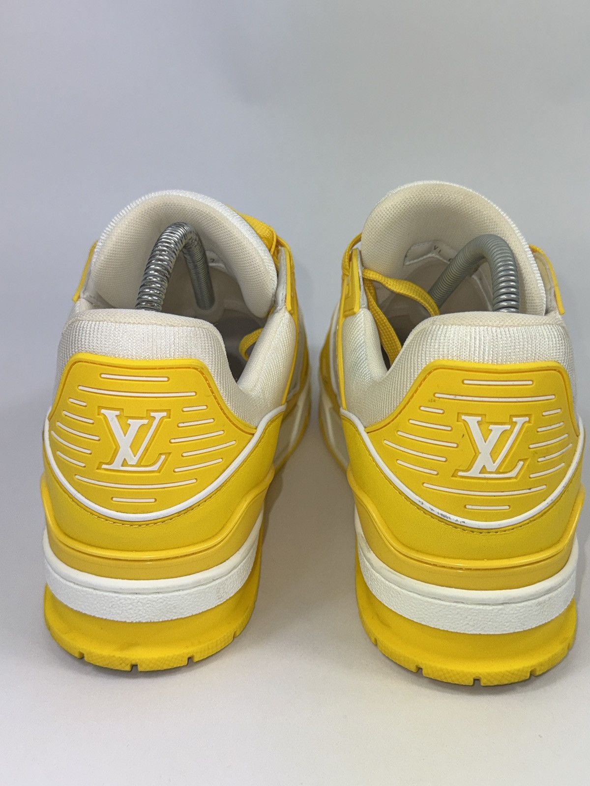 Louis Vuitton CLASSIC MONOGRAM SNEAKERS Size US 9 / EU 42 - 3 Thumbnail