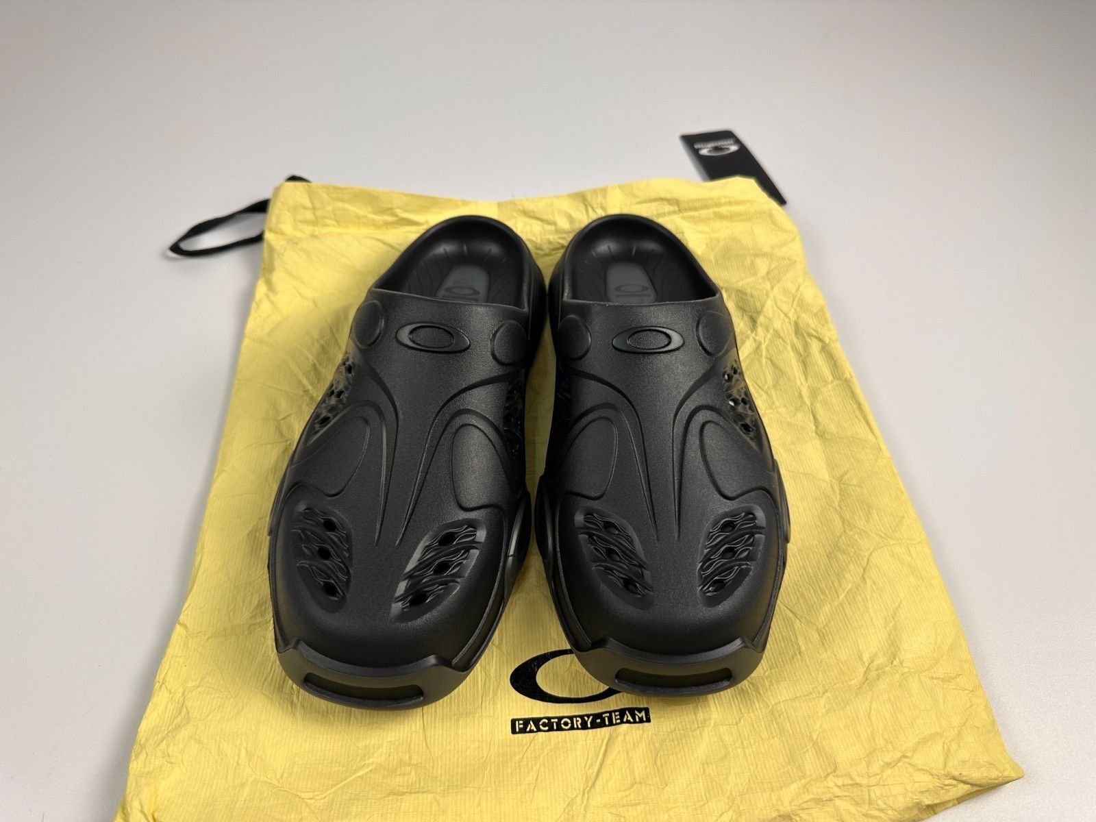Oakley Oakley Factory Team x Brain Dead Paguro slide Black US10 Size US 10 / EU 43 - 2 Thumbnail