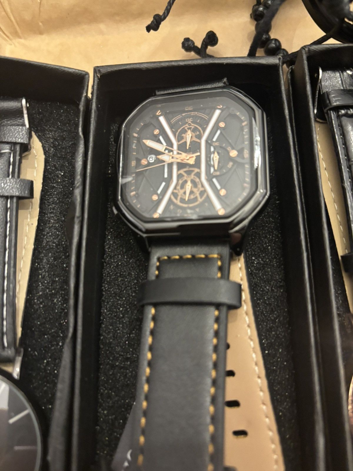 Other Men’s and women’s beautiful watches Size ONE SIZE - 4 Thumbnail