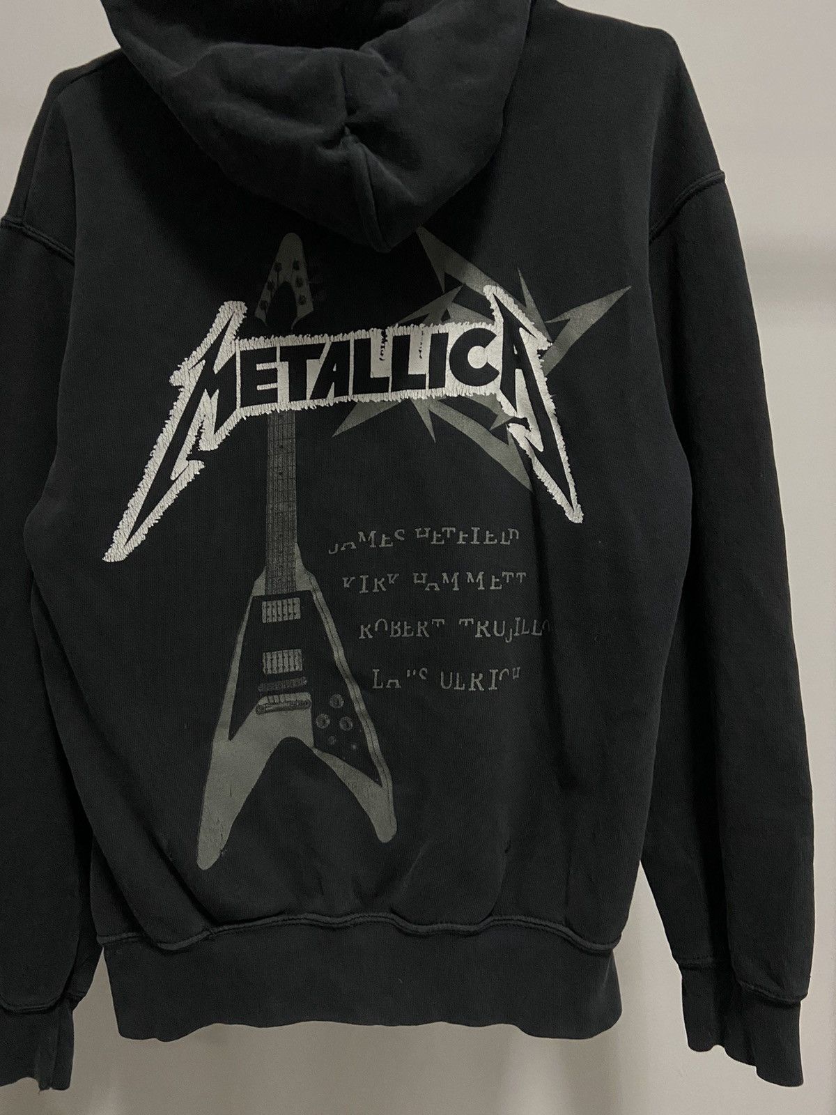 Band Tees × Metallica × Vintage Metallica hoodie big print guitar 🎸 vintage rock band tee Size US S / EU 44-46 / 1 - 4 Thumbnail