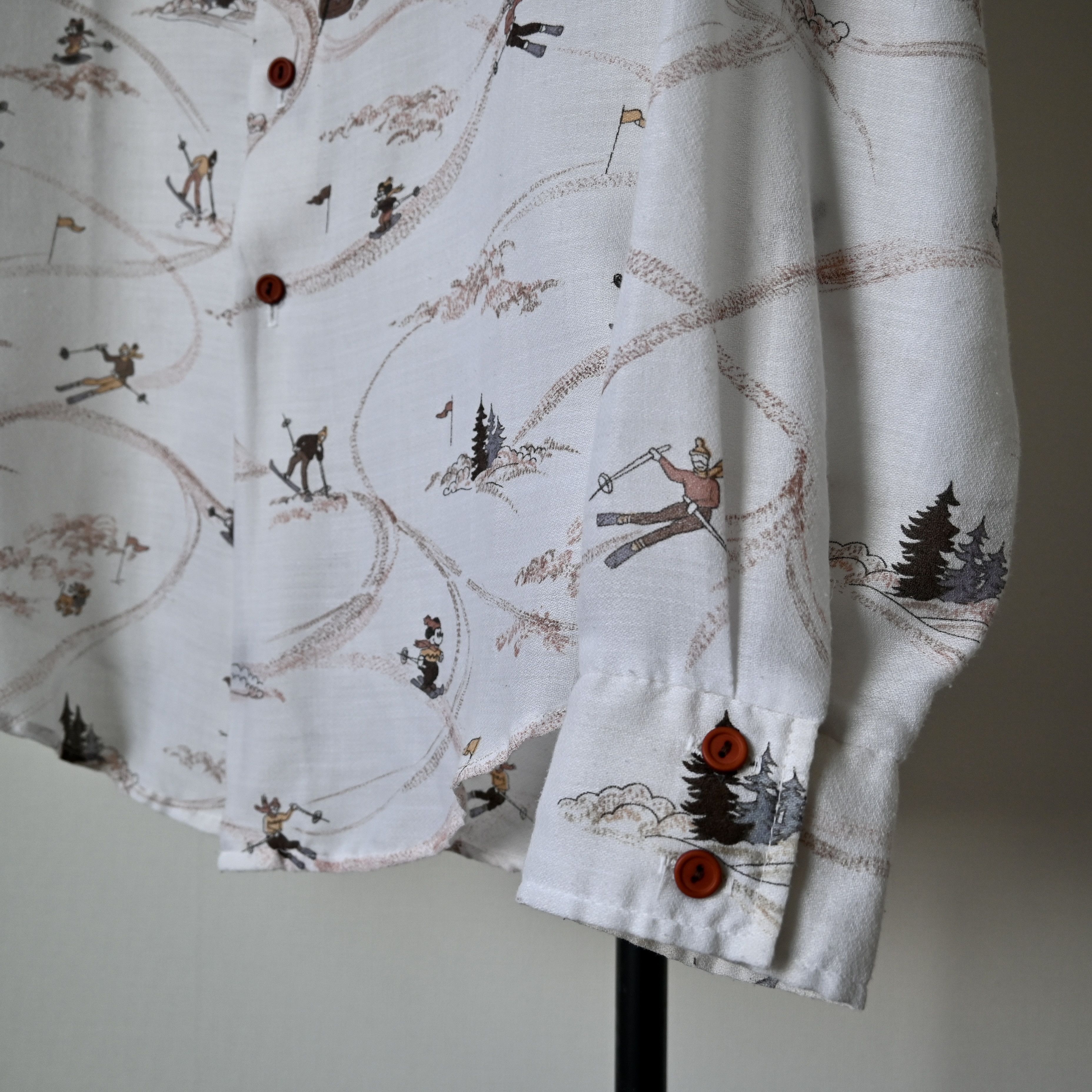 Kennington Ltd. VTG 1970s Kennington mickey mouse in snow mountain shirt Size US M / EU 48-50 / 2 - 11 Thumbnail