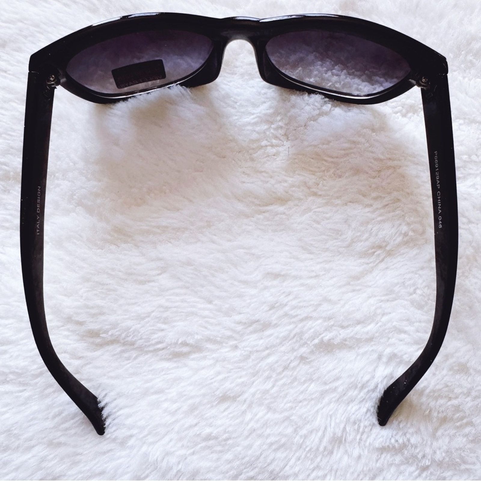 Other Rina Black w/Silver Accent Sunglasses Size ONE SIZE - 10 Thumbnail