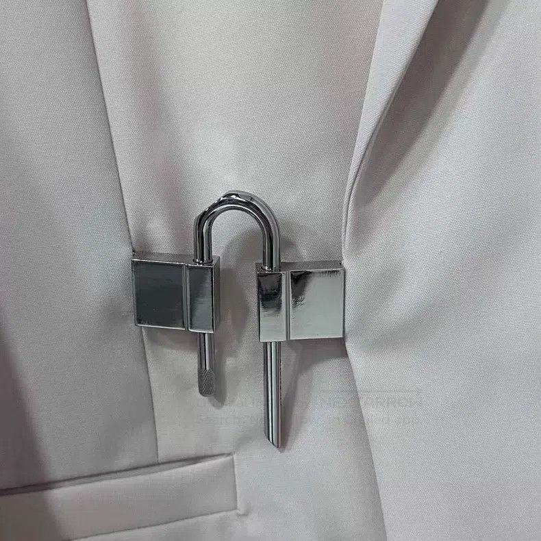 Givenchy Givenchy White Lock Closure High-End Suit Size US M / EU 48-50 / 2 - 8 Thumbnail
