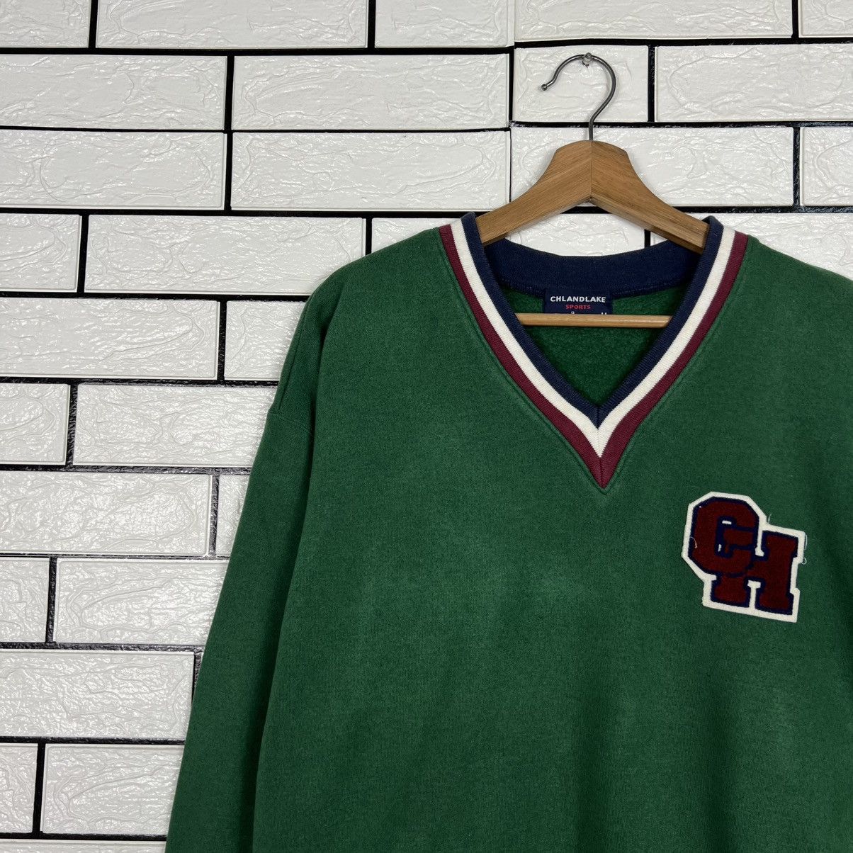 Vintage 90s CHLADLAKE GH Logo Old Retro V Neck Sweatshirt #4021-C183 Size US L / EU 52-54 / 3 - 3 Thumbnail
