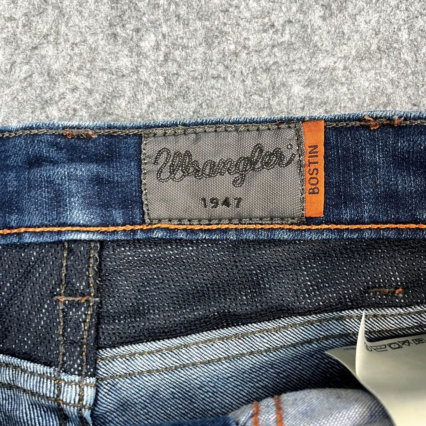 Wrangler Wrangler Jeans Tapered Fit 30 28 Dark Wash Blue Denim Cotton Elastane Regular 5-Pocket Cowboy Brand Wrangler Bostin Mens Jeans Size US 30 / EU 46 - 7 Thumbnail