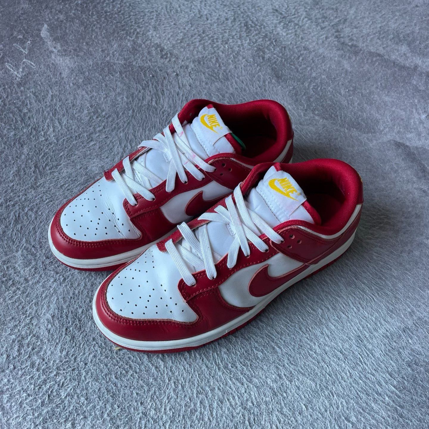 Adidas Adidas Red Lowtop Sneakers 40 Men Size US 7.5 / EU 40-41 - 1 Thumbnail