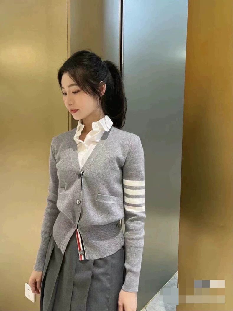 Thom Browne Thom Browne A wool knit cardigan Size US S / EU 44-46 / 1 - 7 Thumbnail