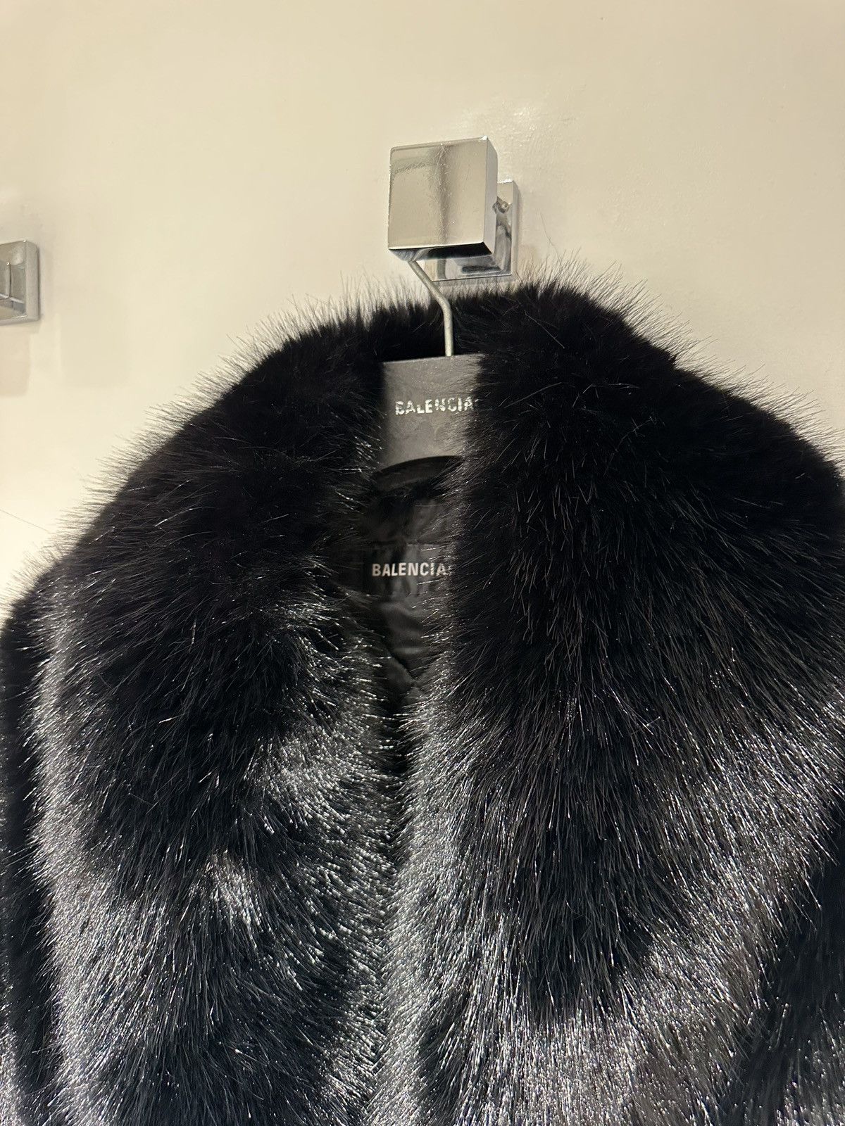 Balenciaga Balenciaga Faux Fur Coat Size XS / US 0-2 / IT 36-38 - 2 Thumbnail