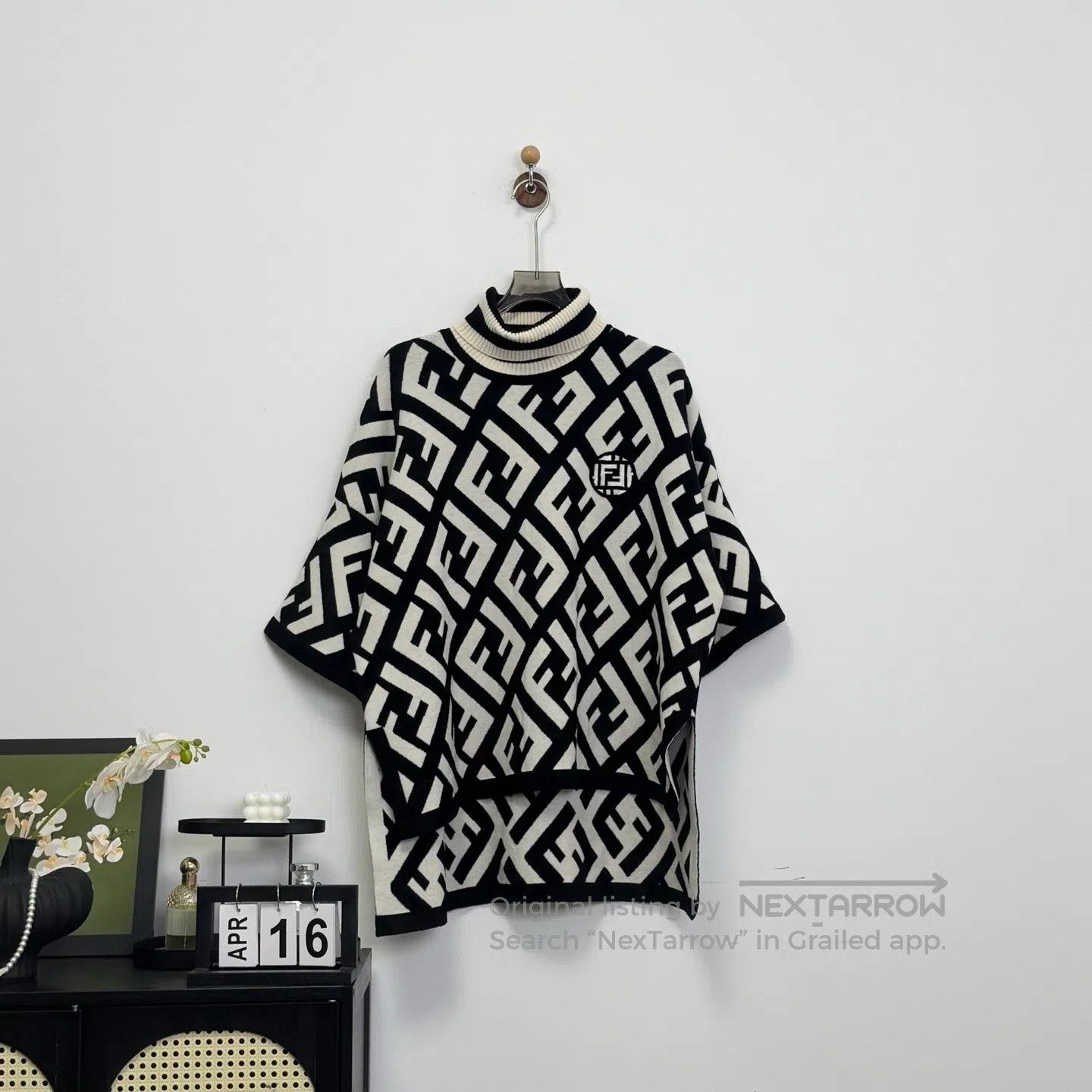 Fendi FENDI Black and White Monogrammed 40 Knit Shawl| Size M / US 6-8 / IT 42-44 - 1 Thumbnail