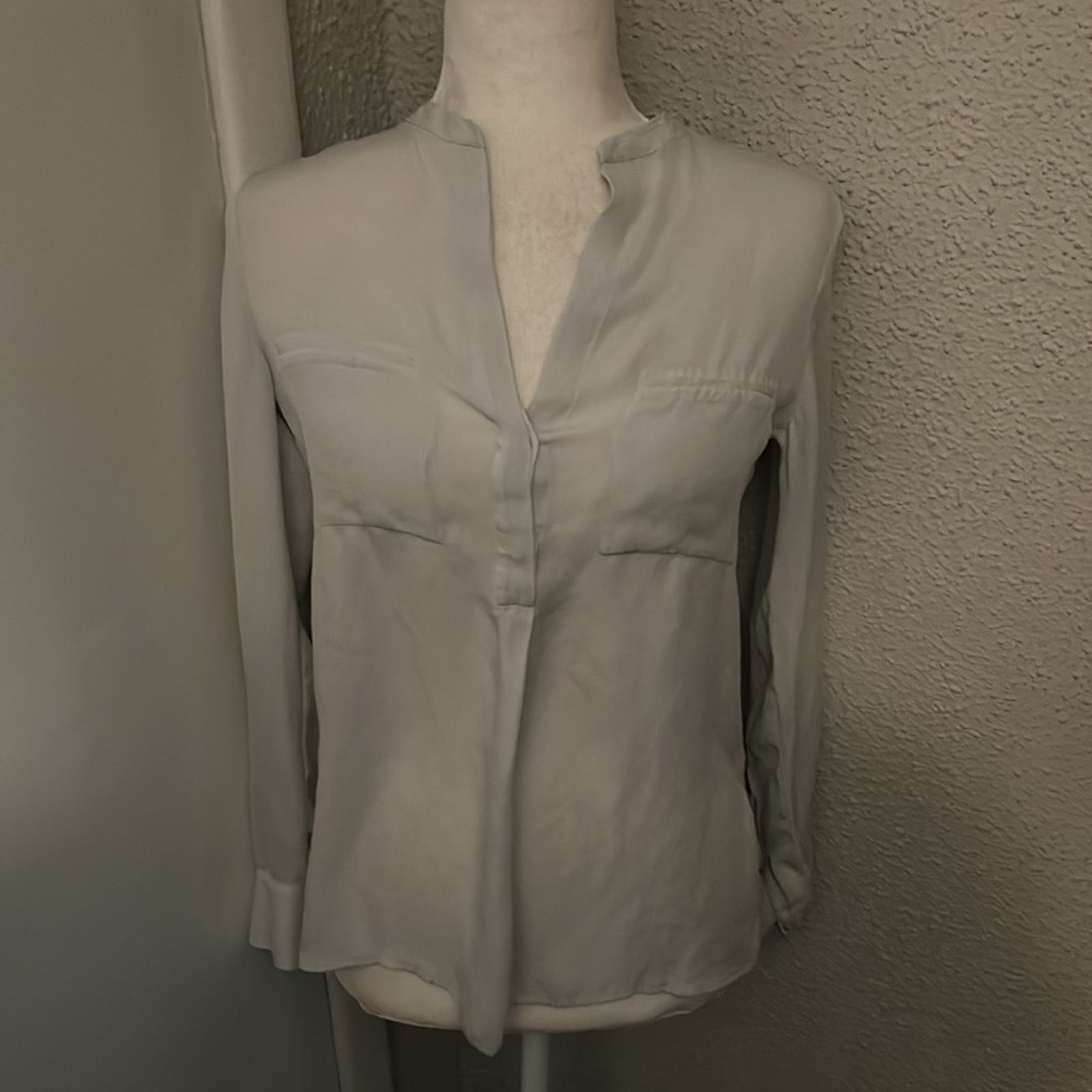 Vince Vince Sheer Long Sleeve Blouse XS Classic Preppy Size XS / US 0-2 / IT 36-38 - 1 Thumbnail