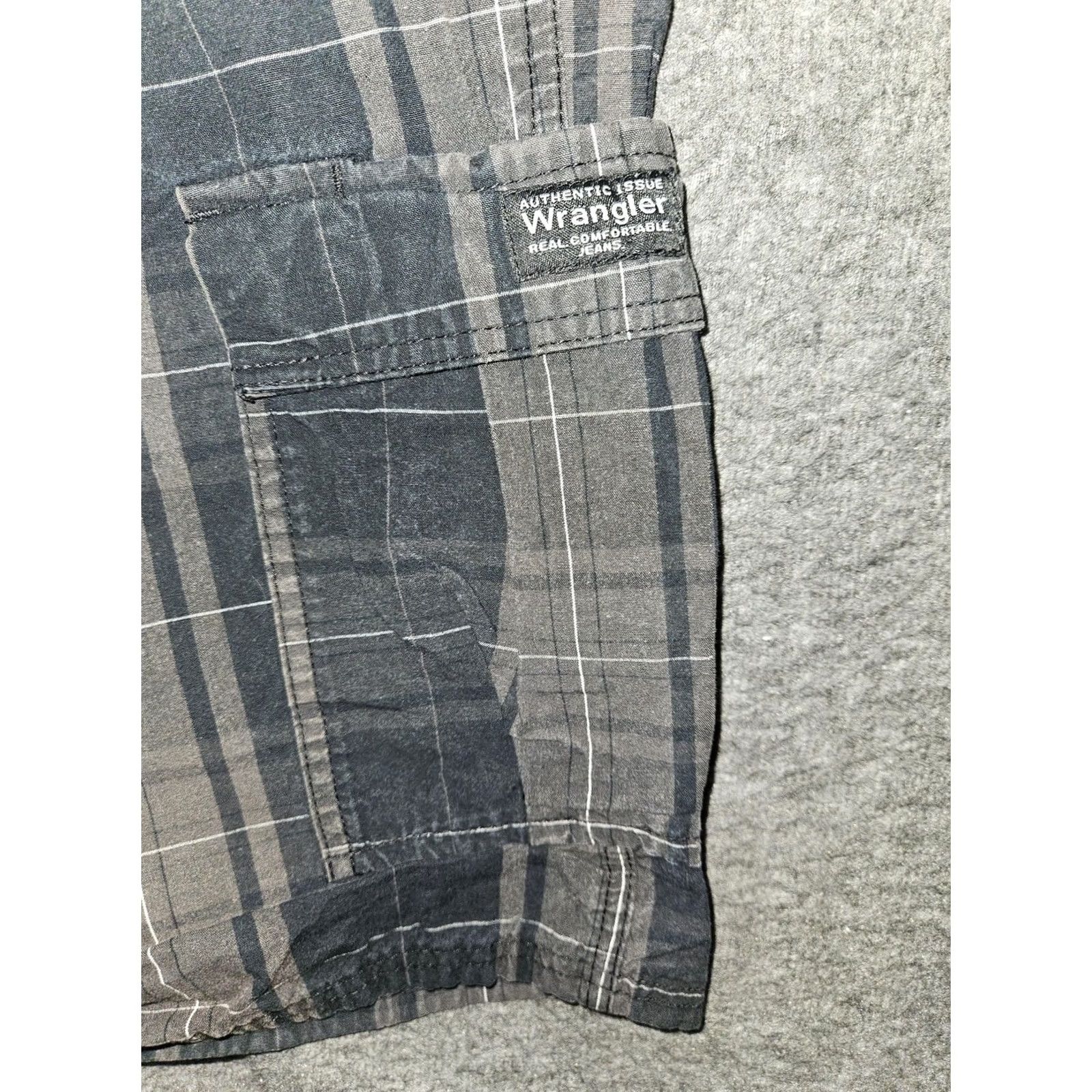 Wrangler Wrangler Cargo Shorts Mens 40 Gray Plaid 100% Cotton Utility Pockets Casual Size US 40 / EU 56 - 7 Thumbnail