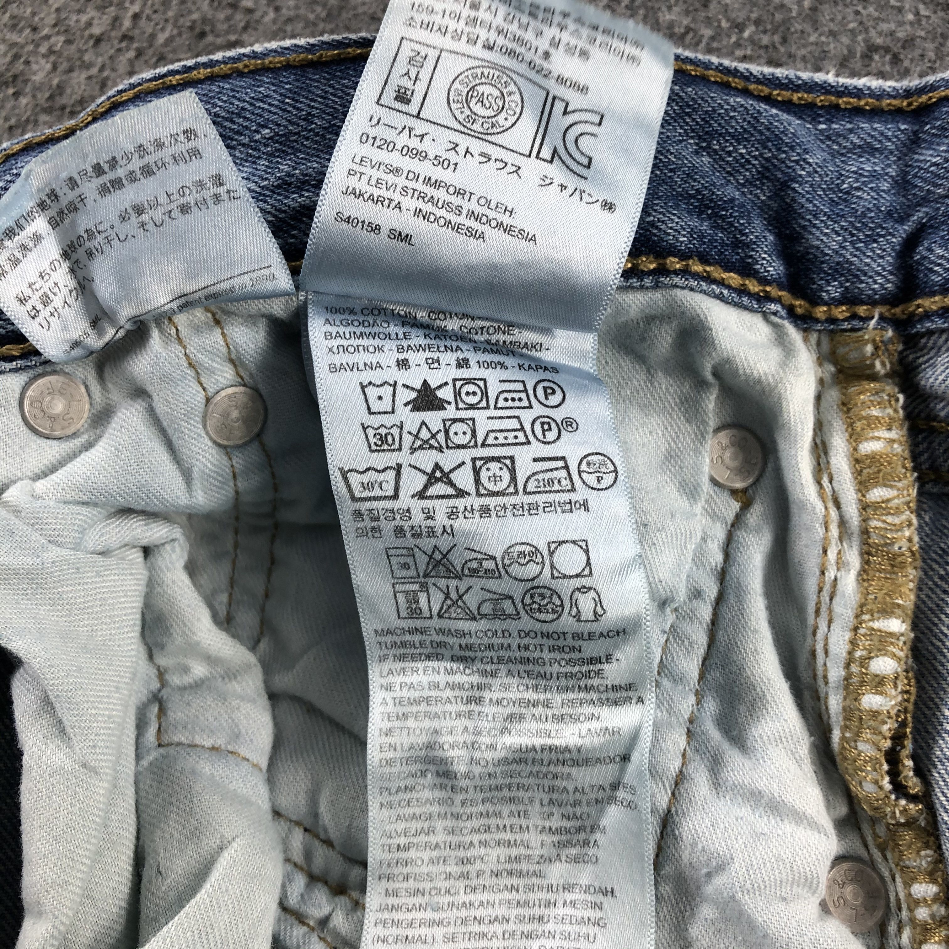 Levi's Vintage Blue Wash Levis 501 Jeans-J2538 Size US 37 - 14 Thumbnail