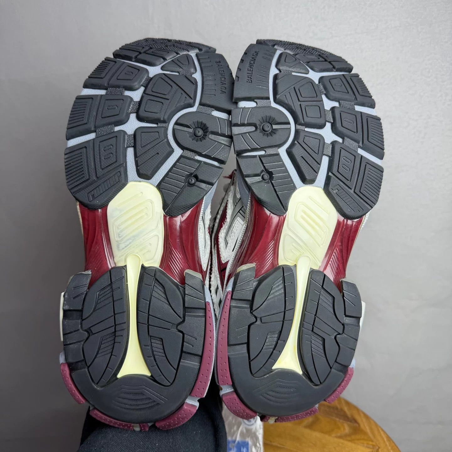 Balenciaga Balenciaga Runner Burgundy 38 98 New Size US 7 / IT 37 - 6 Thumbnail