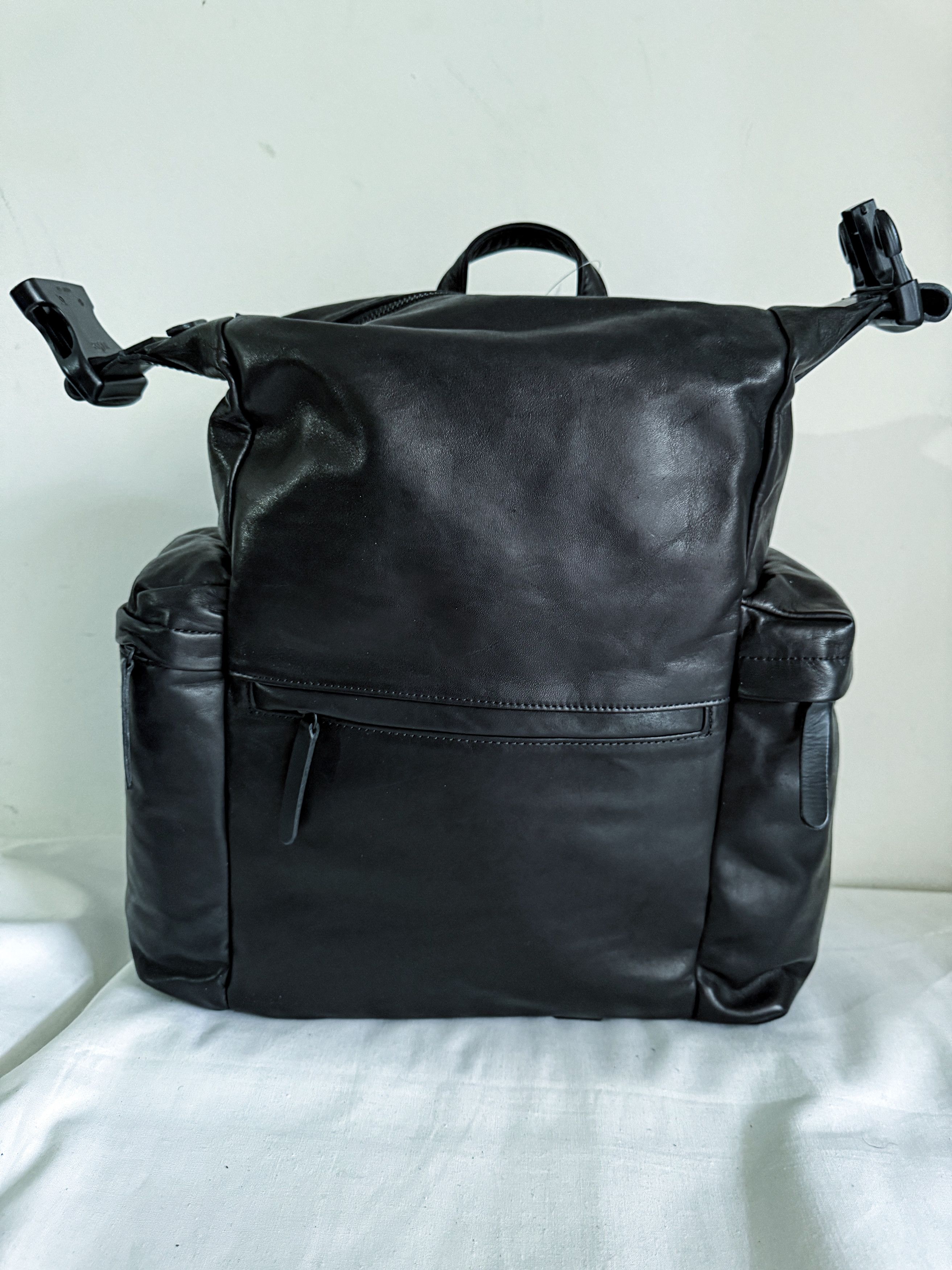 Yohji Yamamoto Horse Leather Multiple-Pocket Backpack Size ONE SIZE - 3 Thumbnail