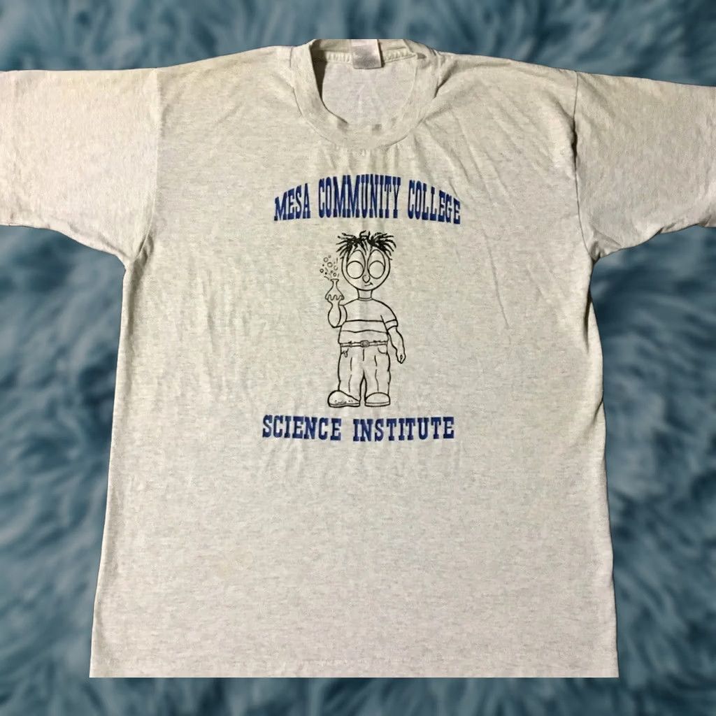 Vintage VINTAGE Mesa College Science Institute Faded Distressed Shirt L Gray Crew Neck Short Sleeve University College Grunge 90s Mens T-Shirt Size US L / EU 52-54 / 3 - 1 Thumbnail