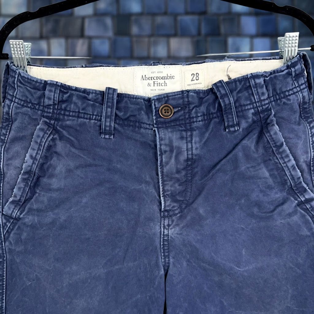Abercrombie & Fitch Abercrombie & Fitch Shorts Mens 28 Blue Faded Classic Chino Button Fly Preppy Y2K Size US 28 / EU 44 - 1 Thumbnail